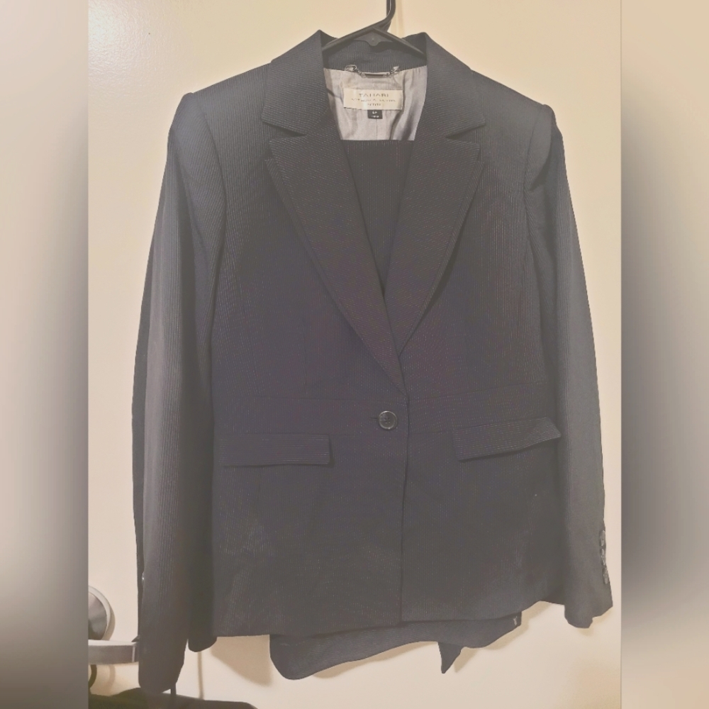 black 6p pant suit and jacket Tahari